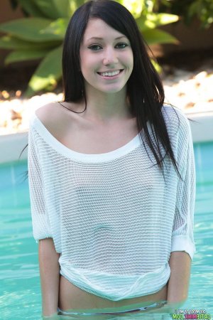 Lidvine escortgirl Cher, 18