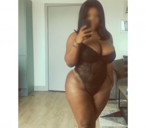 Ilyne escorts in Suitland, MD